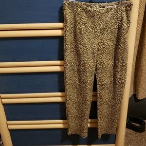 Bettie Page Leopard capris